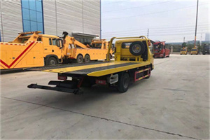 新昌非事故拖车